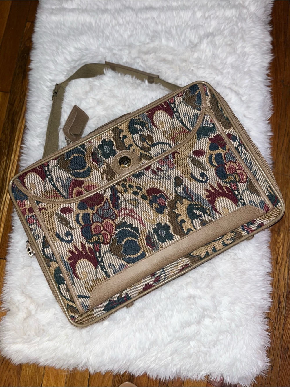 DVF Vintage Tapestry Floral Travel set in Beige, Red & Teal